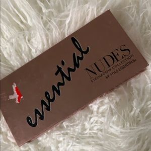 Nude eyeshadow palette
